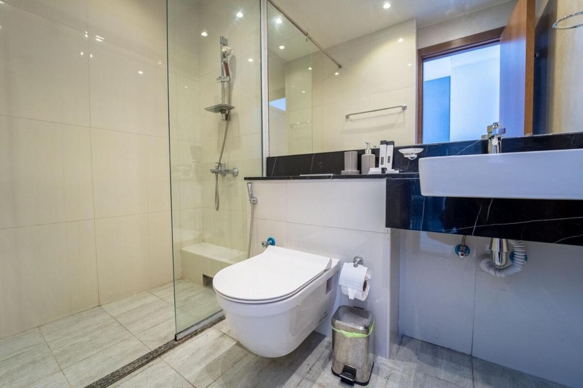 Aws Holiday Homes - Luxurious 2Br In Business Bay ドバイ エクステリア 写真