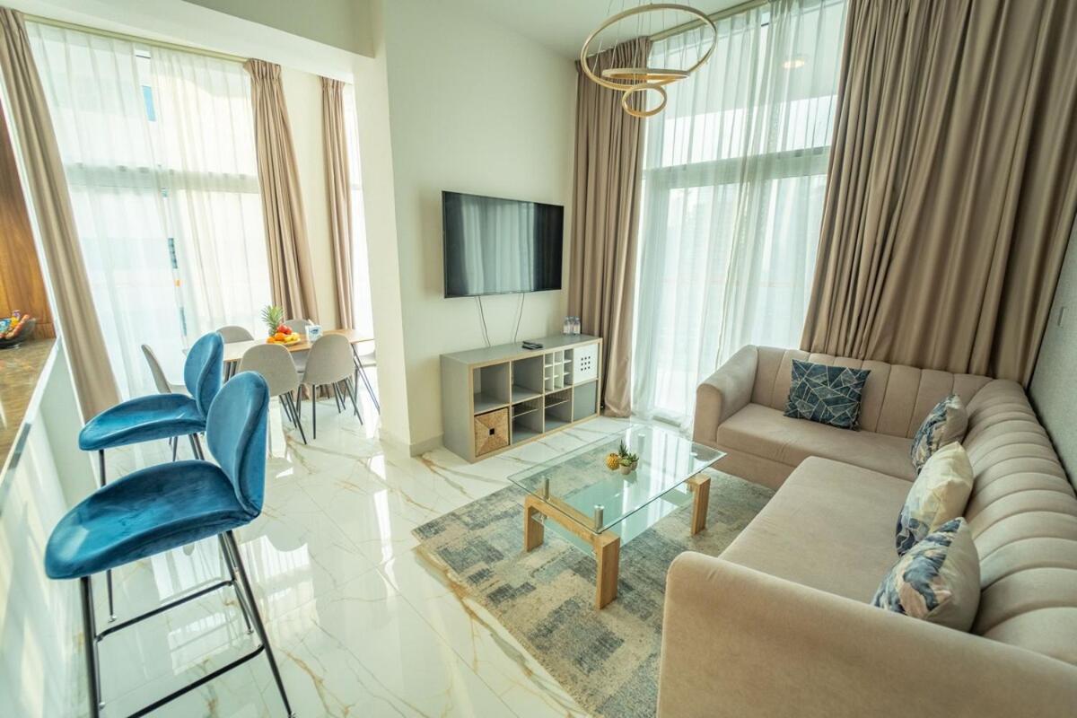 Aws Holiday Homes - Luxurious 2Br In Business Bay ドバイ エクステリア 写真